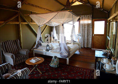 Intérieur de Teufelskrallen Tented Camp, Mariental, Namibie Banque D'Images