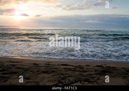 Mer Plage lever soleil radieux à Kiten, Bulgarie Banque D'Images