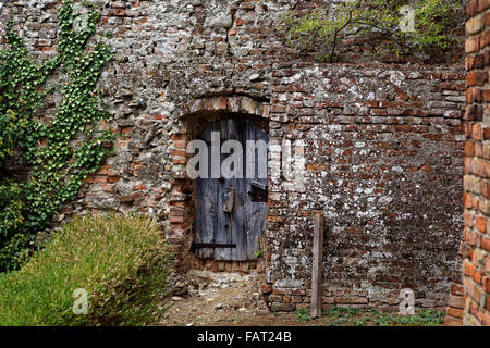 Texture sur ancien, tuiles et briques vieillies Banque D'Images