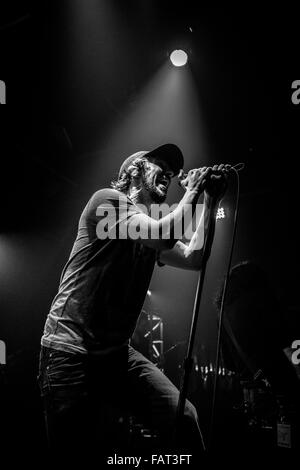 Chanteur Jesse Hasek effectue avec le groupe de rock américain des années 10. Banque D'Images