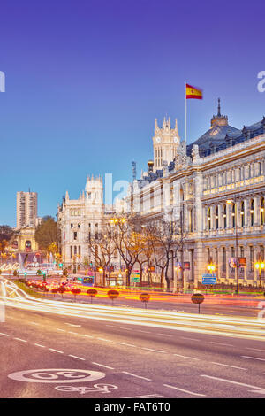 Banque d'Espagne et la façade de l'hôtel de ville à la place de Cibeles. Madrid. Espagne Banque D'Images