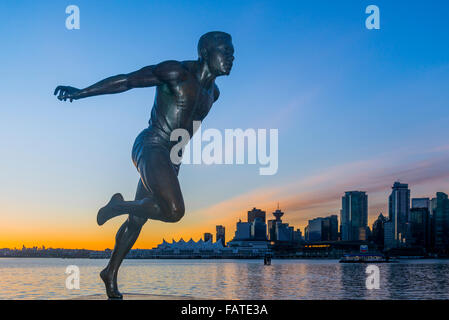 Sur la ville de Vancouver et statue Harry Jerome, Stanley Park, Vancouver, British Columbia, Canada Banque D'Images