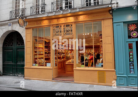 La La Cure Gourmande chocolatiers, rue St Louis en l'île, Paris, France. Banque D'Images