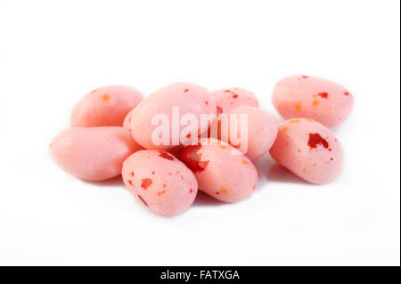 Jelly Beans rose sur fond blanc Banque D'Images