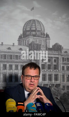 Prague, République tchèque. 05 Jan, 2016. Le ministre du Commerce et de l'industrie Jan Mladek tient conférence de presse pour évaluer son travail au ministère et des commentaires sur des sujets actuels en Prague, République tchèque, le 5 janvier, 2016. © Vit Simanek/CTK Photo/Alamy Live News Banque D'Images