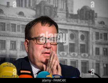 Prague, République tchèque. 05 Jan, 2016. Le ministre du Commerce et de l'industrie Jan Mladek tient conférence de presse pour évaluer son travail au ministère et des commentaires sur des sujets actuels en Prague, République tchèque, le 5 janvier, 2016. © Vit Simanek/CTK Photo/Alamy Live News Banque D'Images