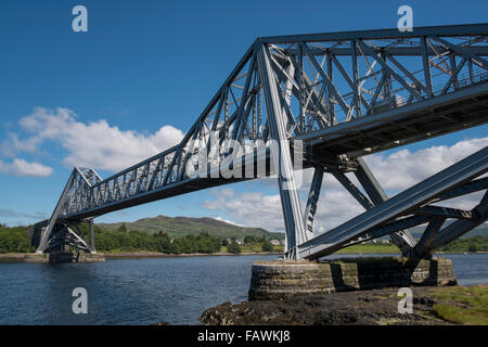 L'Connel Bridge s'étend sur la partie la plus étroite du Loch Etive à Argyll, sur la côte ouest de l'Écosse. Banque D'Images