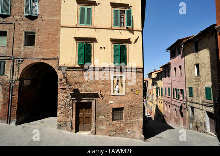 Via del Comune, Sienne, Toscane, Italie Banque D'Images