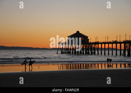 Huntington Beach Pier at sunset Banque D'Images