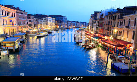 Au crépuscule, le Grand Canal Venise, Italie Banque D'Images