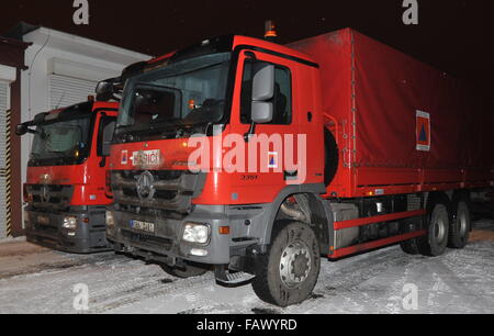 Brno, République tchèque. 05 Jan, 2016. La République tchèque envoie une aide humanitaire à la Grèce, à partir de Brno, le 5 janvier 2016. © Igor Zehl/CTK Photo/Alamy Live News Banque D'Images