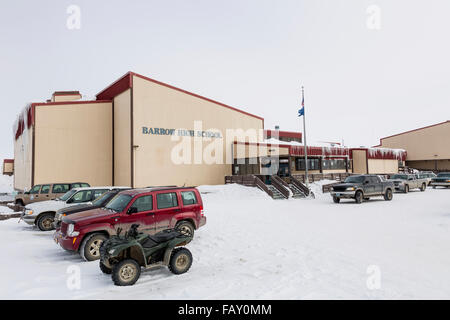 Vue extérieure de l'école secondaire, Barrow Barrow, versant nord, l'Alaska arctique, USA, Hiver Banque D'Images