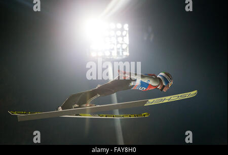 Bischofshofen, Autriche. 05 Jan, 2016. Daniel Andre-Tande de Norvège s'élance dans l'air durant la qualification de la quatrième étape des quatre Hills ski compétition de sauts à Bischofshofen, Autriche, 05 janvier 2016. Photo : Daniel Karmann/dpa/Alamy Live News Banque D'Images