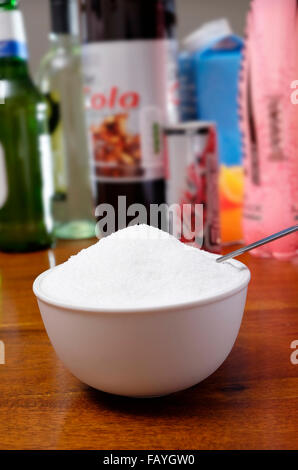 Dans un bol de sucre blanc cristallisé Banque D'Images