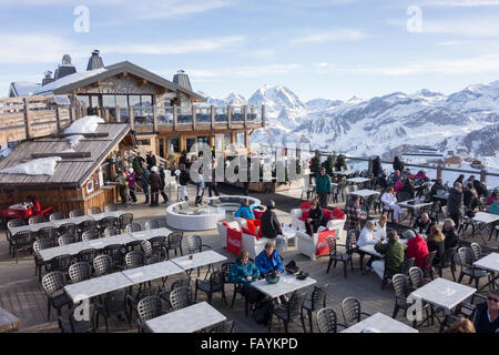 'Le restaurant panoramique au sommet de la montagne", en haut de la Saulire accessible à partir de Courchevel et Méribel, Alpes Banque D'Images