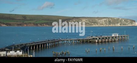 Swanage est une ville et une paroisse civile dans le sud-est de Dorset, Angleterre. Il est situé à l'extrémité orientale de l'île de Purbeck, Banque D'Images