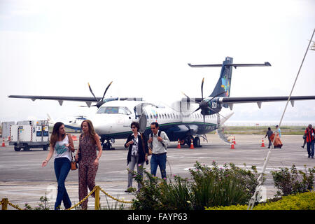 Avion ATR 72-600 d'Azul company à l'aéroport de Santos Dumont de Rio de Janeiro Brésil Banque D'Images