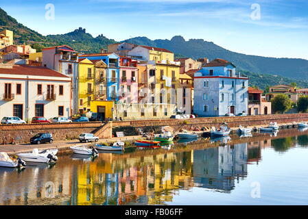 La vieille ville de Bosa, Riviera del Corallo, Sardaigne (île), Italie Sardaigne Banque D'Images