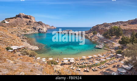 Le port de l'Apôtre Paulus près de Lindos (St. Paul's Bay), l'île de Rhodes, Dodécanèse grec Banque D'Images