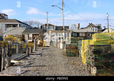 Rockport harbor Massachusetts lobster boats et des pièges, des cabanes de pêche avec pignon Banque D'Images