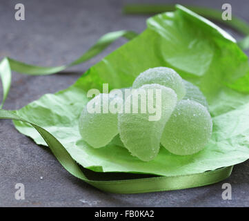 Les gelées de fruits maison vert marmelade de jujube avec saveur de menthe Banque D'Images