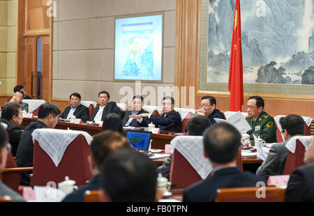 Beijing, Chine. Jan 7, 2016. Le vice-Premier ministre chinois Wang Yang (3R, arrière) préside une conférence nationale sur la prévention des catastrophes et de quake à Beijing, capitale de Chine, le 7 janvier 2016. Credit : Xie Huanchi/Xinhua/Alamy Live News Banque D'Images