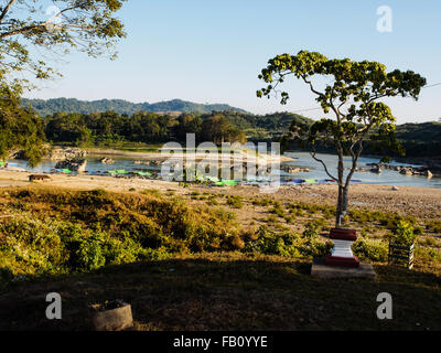 Voir à la confluence de Myitsone, N'Mai et au Mali les rivières. Banque D'Images