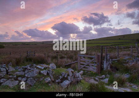 Coucher de soleil sur Bodmin Moor près de Sharptor Banque D'Images