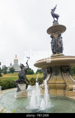 Corning Fountain dans le parc Bushnell en face du bâtiment de la capitale de l'État à Hartford CT Banque D'Images