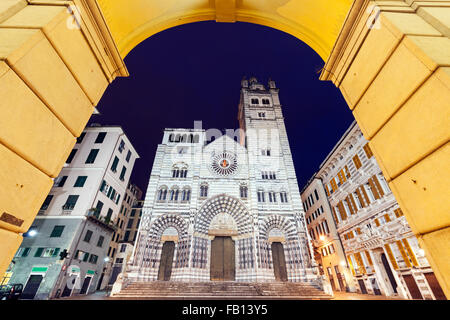 Cattedrale di San Lorenzo de nuit Banque D'Images