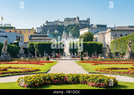 Le Château de Hohensalzburg et des Jardins Mirabell, à Salzbourg, Autriche Banque D'Images