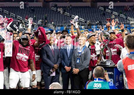 31 décembre 2015 : .Texas joueurs célébrer après le 2015 Goodyear Cotton Bowl match entre les Michigan State Spartans et Alabama Crimson Tide au Stade AT&T à Arlington au Texas..New York gagne 38-0.Manny Flores/Cal Sport Media Banque D'Images