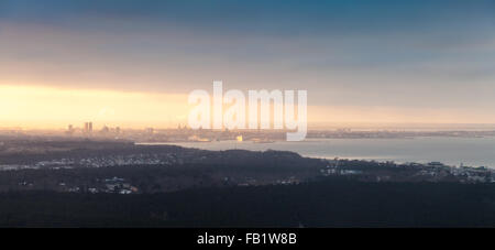 Vue panoramique des toits de la ville de Tallinn, côte de la mer Baltique, l'Estonie Banque D'Images