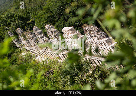 Ruines à Uxmal, Yucatan, Mexique. C'est une ancienne ville maya de la période classique. Banque D'Images