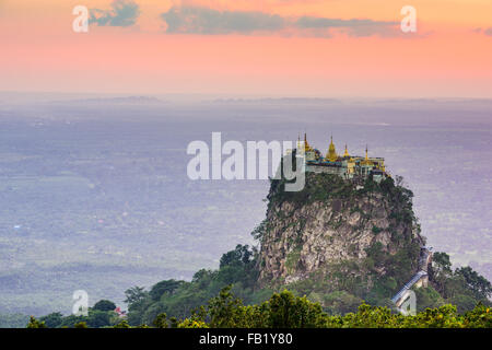 Mt. Popa, Division de Mandalay Myanmar. Banque D'Images