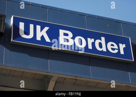 Signe de contrôle des passeports aux frontières du Royaume-Uni Banque D'Images