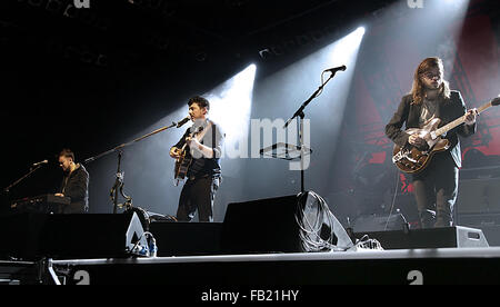 Mumford & Sons à Liverpool Echo Arena comprend : Mumford & Sons Où : Liverpool, Royaume-Uni Quand : 07 déc 2015 Banque D'Images