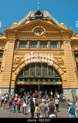 La gare de Flinders Street, Melbourne, Victoria, Australie Banque D'Images