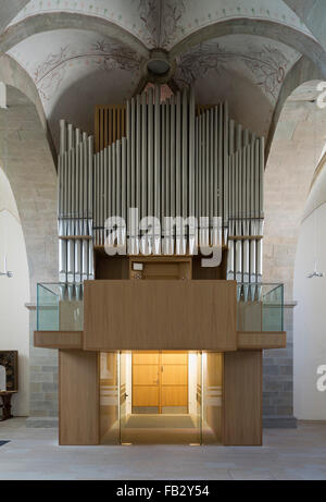 Schwerte, Kirche St. Viktor, Innenraum mit neuer Orgel Banque D'Images