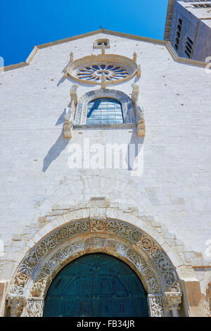 Trani cathédrale romane du xiie siècle, (Cattedrale di San Nicola Pellegrino), Trani, Pouilles, Italie Banque D'Images