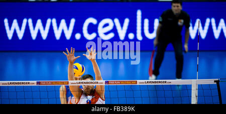 Berlin, Allemagne. Le 08 Jan, 2016. De la Serbie de Milan Katic en action pendant les Jeux Olympiques de qualification du groupe A entre la Serbie et la Belgique à Berlin, Allemagne, 08 janvier 2016. Photo : GREGOR FISCHER/DPA/Alamy Live News Banque D'Images