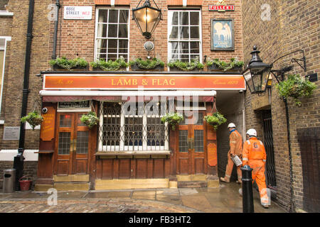 L'agneau et du drapeau Pub, dans Rose Street, Covent Garden, Londres, UK Banque D'Images