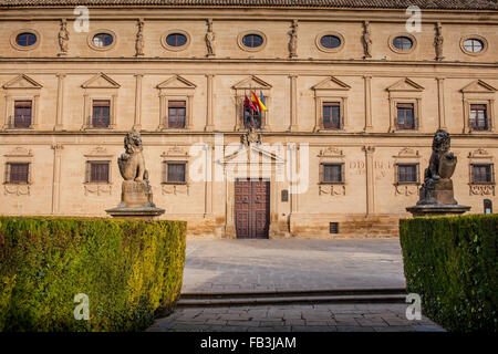 Palacio de las Cadenas, 16e siècle, par l'architecte Andrés de Vandelvira, maintenant de ville,Plaza Vázquez de Molina, Ubeda, Jaén prov Banque D'Images