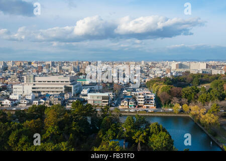 Rues de la région de Nagoya, avec douves du château de Nagoya, Aichi Prefecture, Japan Banque D'Images