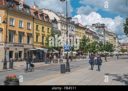 Beaux bâtiments restaurés sur la rue Krakowskie Przedmieście, Vieille Ville, Varsovie, Pologne Banque D'Images