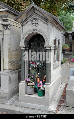 La tombe familiale de Francis Poulenc, Jean Marcel dans le cimetière du Père Lachaise, Paris, France. Banque D'Images