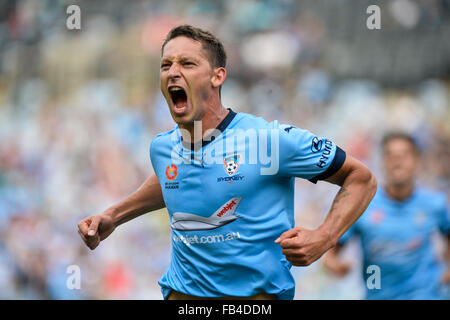 Du stade ANZ, Sydney, Australie. 09Th Jan, 2016. Hyundai A-League. Sydney et Newcastle. Filip Holosko célèbre Sydney avant qu'il ouvre le score. © Plus Sport Action/Alamy Live News Banque D'Images