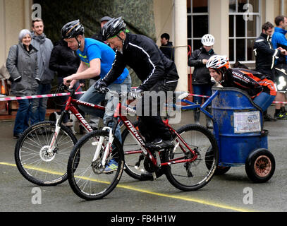 Llanwrtwd Wells, Powys, au Royaume-Uni. 9 janvier, 2016. John Lloyd 'racing' team,venus du monde Vtt courses de chars Championships 2016 : Crédit d'Supated/Alamy Live News Banque D'Images