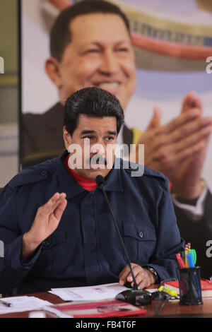 Caracas, Venezuela. Jan 9, 2016. Photo fournie par la Présidence du Venezuela montre le président vénézuélien Nicolas Maduro avoir participé à une réunion dans le palais de Miraflores, à Caracas, Venezuela, le 9 janvier, 2016. © Présidence du Venezuela/Xinhua/Alamy Live News Banque D'Images