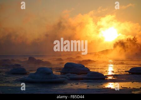 Lever du soleil d'hiver extrêmement froid à Helsinki, Finlande Banque D'Images